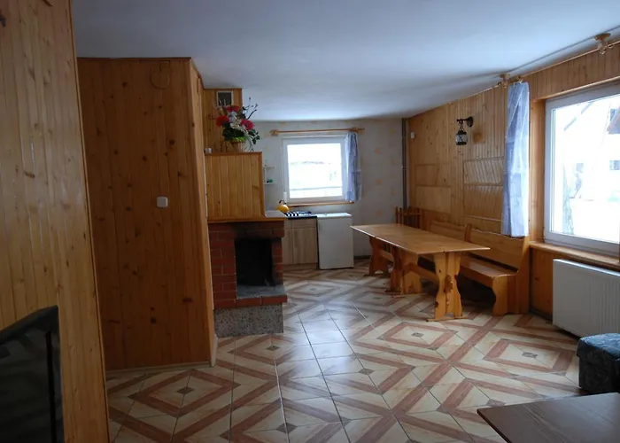 Domyletnie Duzy Dom 140m2 Z Dzialka Nyaraló